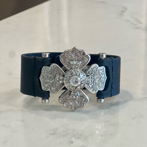 Unique Black Leather Bracelet - Picture 1 of 5